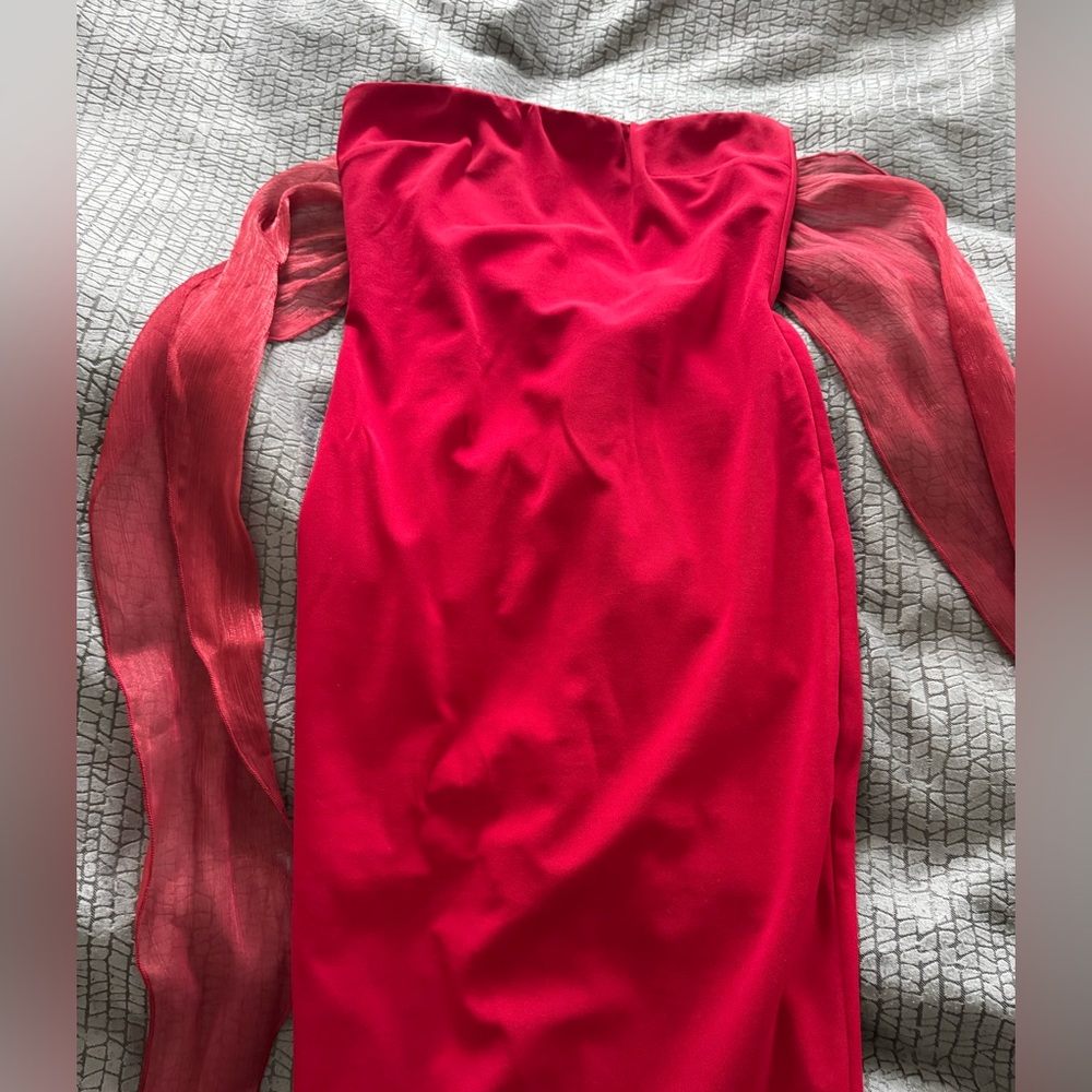 Lucy in the Sky. Back Bow Strapless Dress in Red. Size S. Good condition - Picture 4 of 15